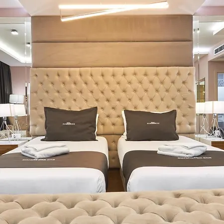 Hotel Mirror 4*