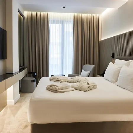 Mirror Hotel