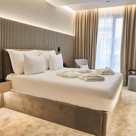 Mirror Hotel Petrovec