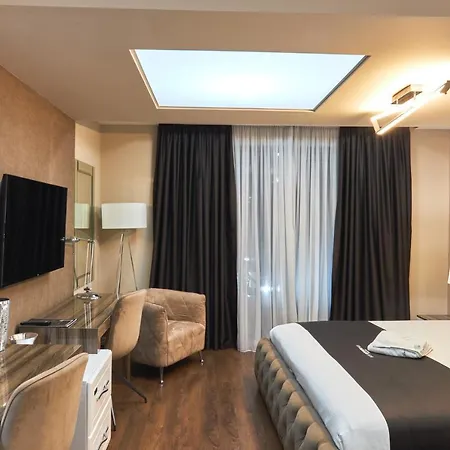 Hotel Mirror 4*