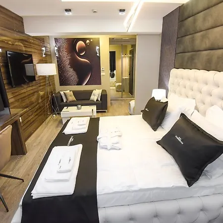 Mirror 4* Petrovec