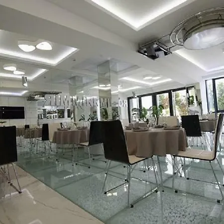Mirror 4* Petrovec